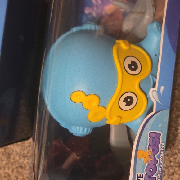 Move Octopus Toy - Picture 3 of 9